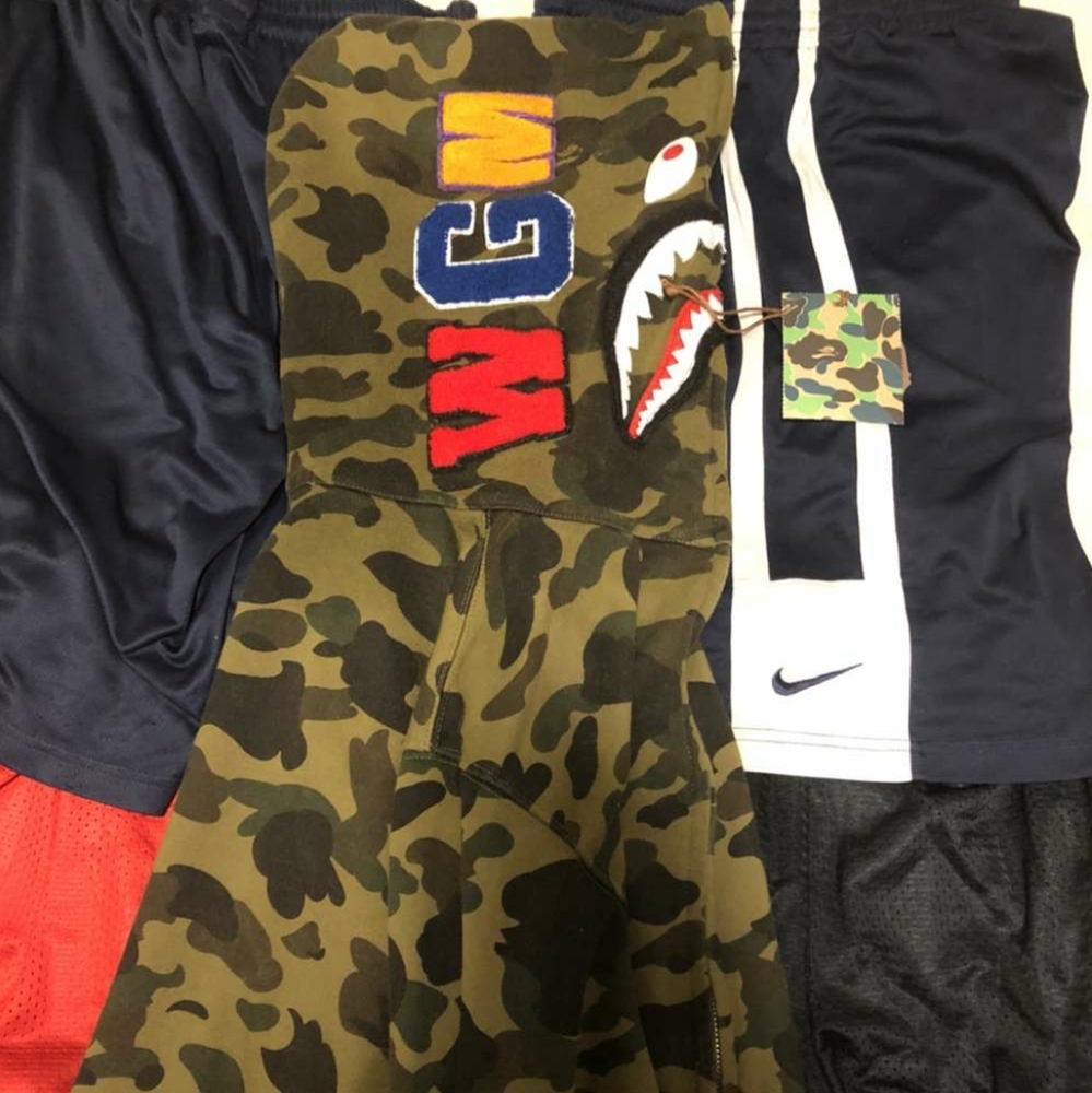 Bape hoodie - Picture 2 of 2